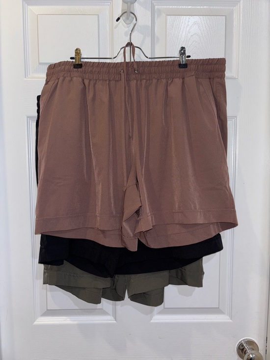Mondetta Pants - Mondetta Women's Moisture Wicking Woven Short with Pockets 3 pairs XXL